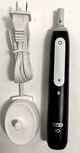 Oral-B iO Series 4 Rechargeable Toothbrush Handle & Charger - Black - Bluetooth - Picture 1 of 2