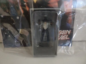 CLASSIC MARVEL FIGURINE COLLECTION CAPTAIN MARVEL WHITE VARIANT - Picture 1 of 1