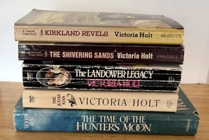 Victoria Holt Set Of 5 Books The Shivering Sands The Judas Kiss + 3 More - Imagen 1 de 13