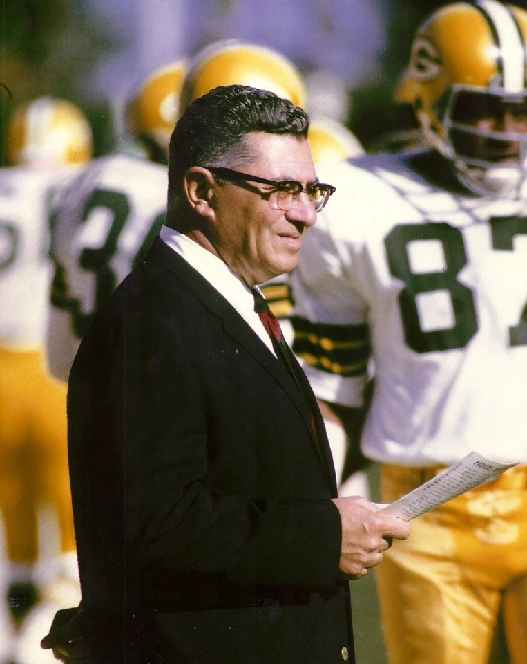 Green Bay Packers Vince Lombardi Glossy 8x10 Photo NFL Print #2 - Image 1 of 1