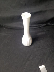 Vintage weiße Milchglas Blumenvase alle Anlässe, Hochzeit, Veranstaltungen, Mittelstücke - Bild 1 von 4