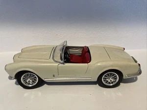 Bburago 1955 Lancia Aurelia B24 Spider White #3010 1:18 Diecast - Picture 1 of 8