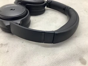 Bose QuietComfort 45 Wireless Bluetooth Noise Cancelling Headphones Triple Black - Picture 1 of 7