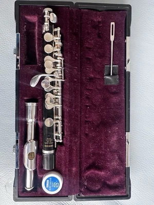 Yamaha YPC-32  Piccolo Flute Ref121 - Image 1 of 4
