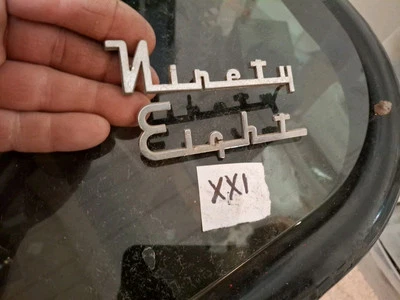 Oldsmobile de colección 1953 años 50 noventa y ocho emblemas OEM GM 98 Foto 1 de 4