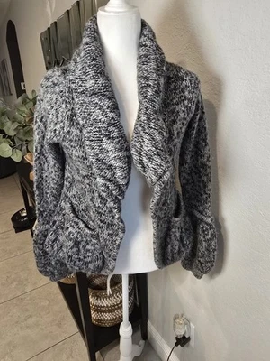 BCBGMAXAZRIA Women's V Neck Hook & Eye Cardigan Sweater Chunky Knit Gray M - Image 1 of 4