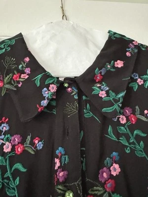 Brora dress, Beautiful Detail - Image 1 of 4