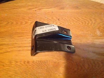 NOS 1991 1992 1993 FORD ESCORT SUPORTE DE PARA-CHOQUE DIANTEIRO DESTRO - Imagem 1 de 2