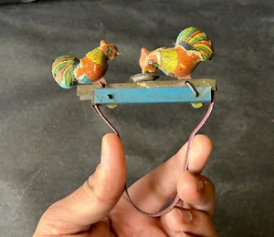 RAER VECCHIO VINTAGE FATTO A MANO UNICO STAMPA LITOGRAFICA FERRO GALLINE GIOCATTOLO DI LATTA GIOCATTOLI A MANO RETRÒ - Foto 1 di 10