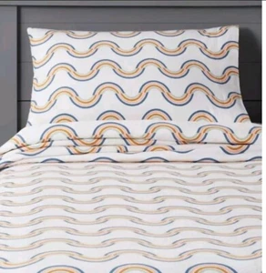 Pillowfort Rainbow Flannel Sheet Set Full - Picture 1 of 4
