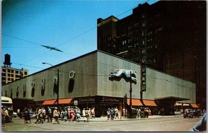 Postal de la década de 1950 de Chicago Illinois GREYHOUND BUS TERMINAL depósito/vista a la calle - Imagen 1 de 2