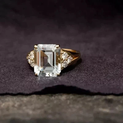 Alianza nupcial de diamantes aguamarina de 5,50 quilates hecha en oro amarillo macizo de 14 quilates tamaño Foto 1 de 4