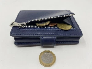 Kreditkarten-Slide: Smart Wallet aus Qualitätsleder für Männer - Marineblau - Bild 1 von 10