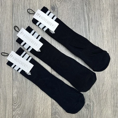 Pacote com 3 meias tubulares listradas logotipo movimento Free People preto mel da sorte tamanho único - Imagem 1 de 4