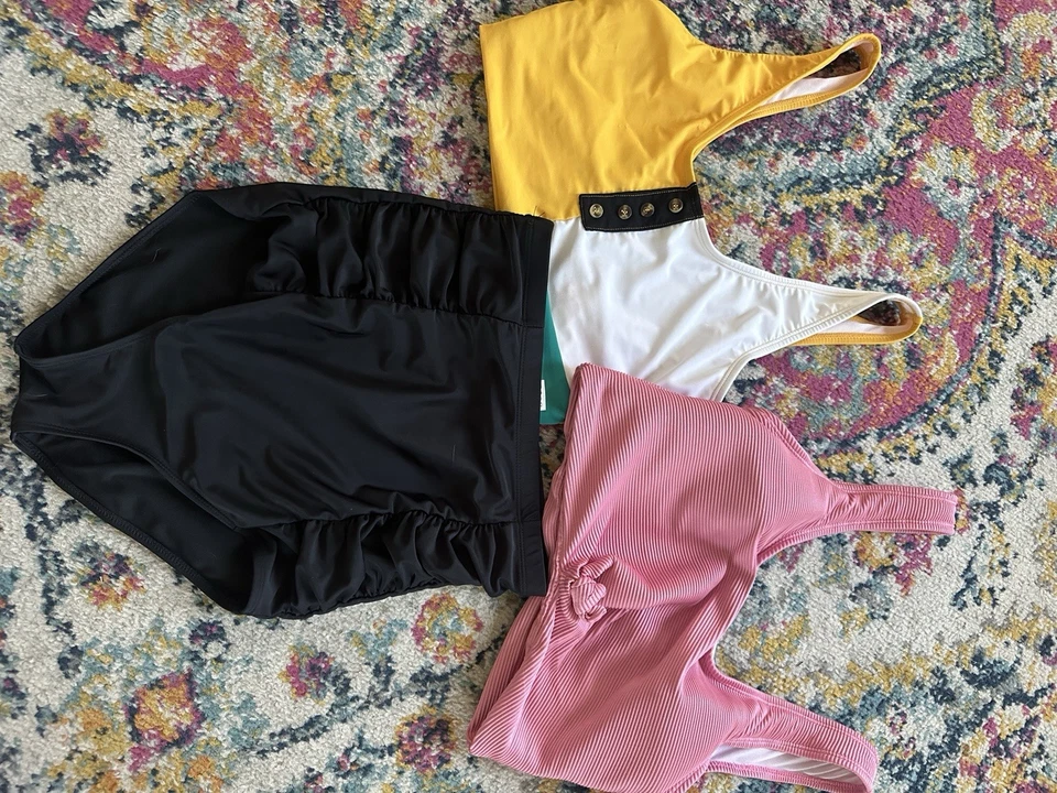 Traje de baño Coral Reef conjunto de dos piezas dos tops y una parte inferior Foto 1 de 4