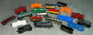 LOTE GRANDE VINTAGE de 20 TRENES/LOCOMOTORAS MARX ESTAÑO Y PLÁSTICO CALIBRE O RESTAURADORAS - Imagen 1 de 21
