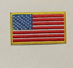 Emblema bandera americana bordado hierro en parche borde dorado - Imagen 1 de 3