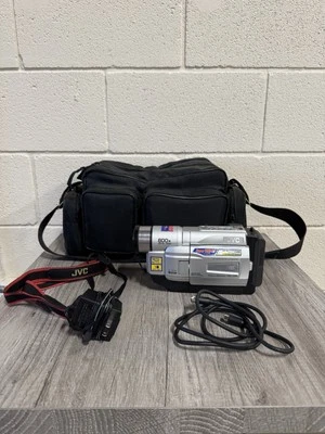 JVC GR-SXM740U Compact Super VHS Camcorder w/ Bag, Battery, AC Adapter Untested - Image 1 of 4