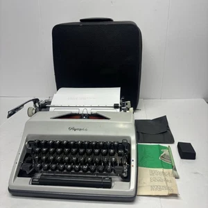 Olympia De Luxe SM8 Collectable VTG Typewriter with Case (tested!) - Picture 1 of 14