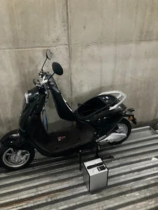 " Vespa "E-Roller wie neu (45 km/h) -  C-UNI - schwarz   500 km - Bild 1 von 8