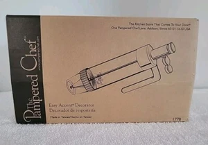 The Pampered Chef #1778 Easy Accent Cake Decorator Frosting Baking - Picture 1 of 4