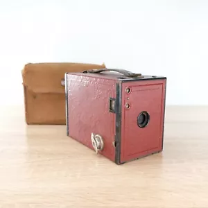 Vintage Kodak No. 2 Brownie Box Camera Red Burgundy 120 Film with Case UK Made - Picture 1 of 13
