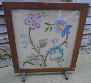 Vintage Wooden Hand Embroidered Floral Fire Screen Guard Wood Fireguard Tapestry - Picture 1 of 15