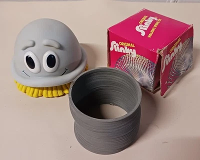 Vintage 90s Slinky And Scrubbing Bubble Bath Toy - Image 1 of 2