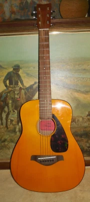 YAMAHA FG- JUNIOR JR1 3/4-SIZE DREADNOT  NATURAL aCOUSTIC GUITAR/RED LABEL - Image 1 of 4