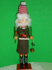 WEIHNACHTEN WEIHNACHTSMANN NUSSKNACKER IN SEINER WERKSTATT SPIELZEUG HERSTELLEN -16 ZOLL - Bild 1 von 4