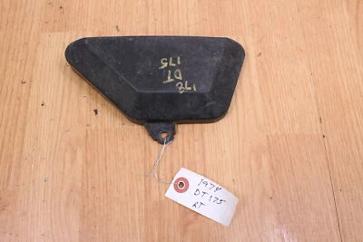 Yamaha DT 175 1974 cubierta lateral derecha/panel  Foto 1 de 4