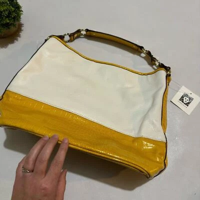 Bolso de Hombro Cartera Anne Klein Nuevo con Etiquetas Preppy Clásico Blanco Amarillo Imitación Cuero Foto 1 de 4