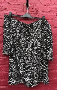 Capsule By Simply Be Black Spotted/Heart Print Off Shoulders Top Blouse Sz 24-26 - Picture 1 of 9