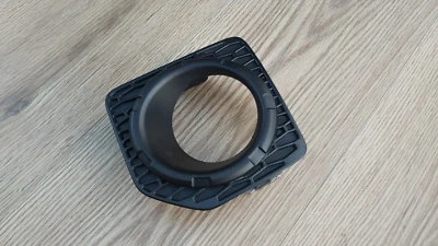 2011 - 2012 LAND ROVER LR2 3.2   FRONT LEFT FOG LIGHT COVER TRIM BH52 15A245 - Image 1 of 4