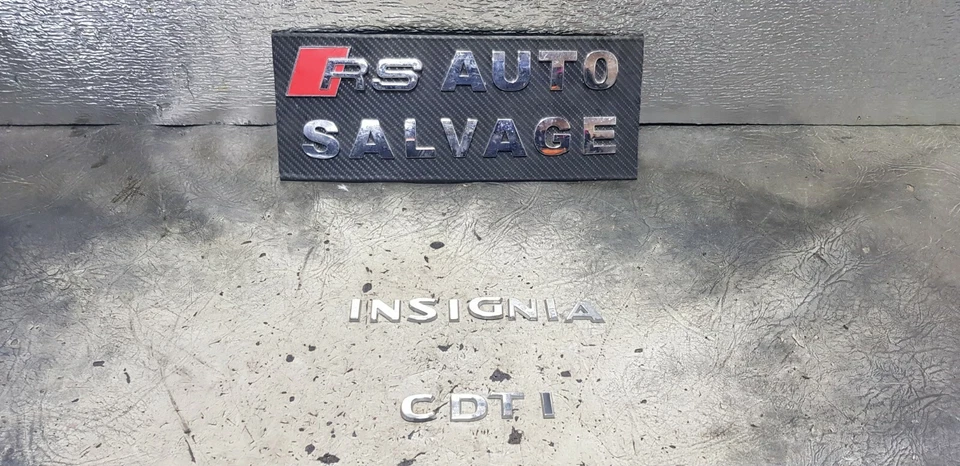 VAUXHALL INSIGNIA 2010 5DR ESTATE REAR TAILGATE LETTERS BADGE EMBLEM  - Image 1 of 3