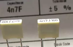 50 piezas, condensadores de película de poliéster metalizado 0,022uF (22nF) 100 V, de Kemet - Imagen 1 de 1