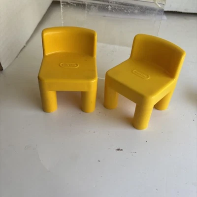 Casa de muñecas Little Tikes dos sillas amarillas para muñeca usada vintage Foto 1 de 4