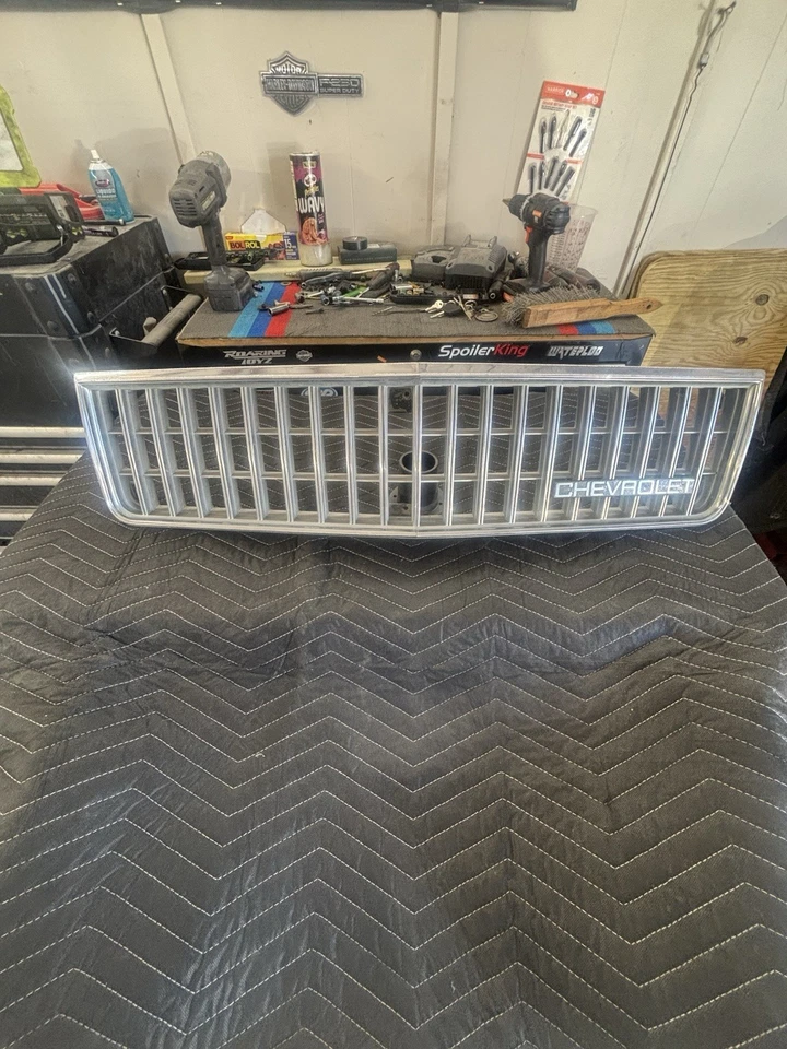 Parrilla Chevy Caprice 1986-1990 OEM pieza original 14081651 GM 209012617 Foto 1 de 3