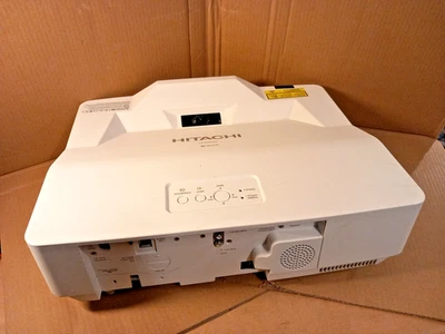 Proiettore Hitachi LPAW3001 - lancio ultra corto senza telecomando 2527HRS SUL FILTRO  - Immagine 1 di 4