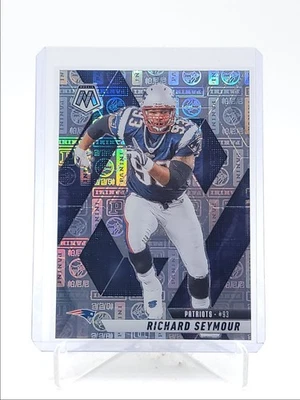 RICHARD SEYMOUR 2025 MOSAIC FOOTBALL SILVER KNIGHT PRIZM PATRIOTS /149 Q3879 - Image 1 of 2