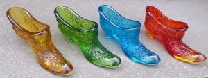 L.E. Smith Set of Four Assorted Color Daisy and Button Glass Slipper Shoes - Picture 1 of 1