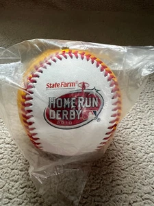 2010 Official State Farm Home Run Derby Gold Moneyball Baseball Sealed Anaheim - Picture 1 of 3