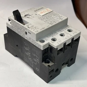 Siemens 3VU1300-1MN00 Motor Protective Circuit Breaker - Picture 1 of 3