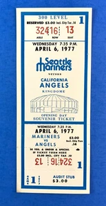 1977 Seattle Mariners Inaugural Game Ticket - Full Unused NMint -Franchise Debut - Picture 1 of 3