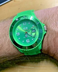 Coole Unisex ICE WATCH - neon grün mit grün metalic Ziffernblatt- zeitlos schön! - Bild 1 von 5
