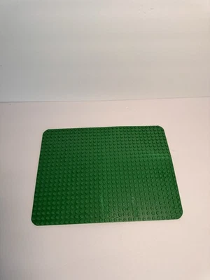 LEGO Green Baseplate – 9.5 x 7.5 Inches – Worn w/ Rounded Corners & Bend - image 1 of 4