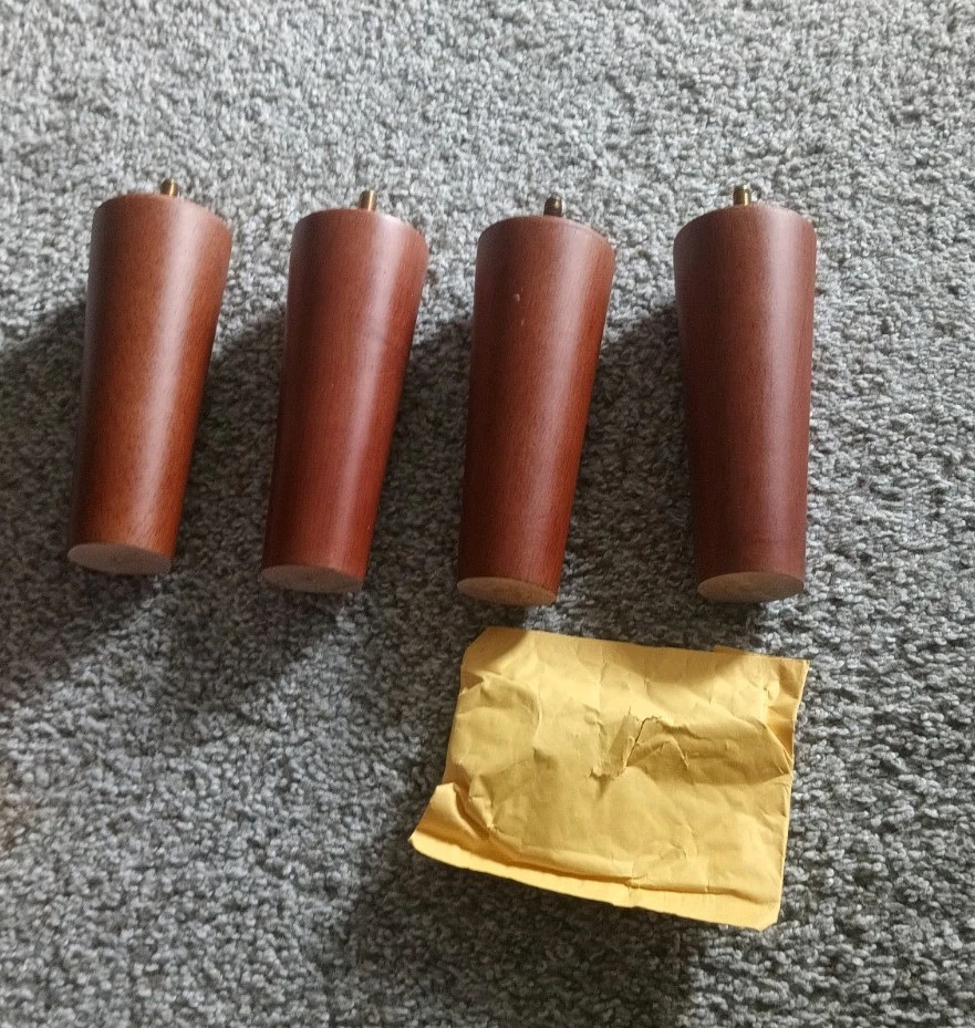 Repuesto de patas de muebles de madera maciza con pies universales: paquete de 4 + hardware Foto 1 de 1