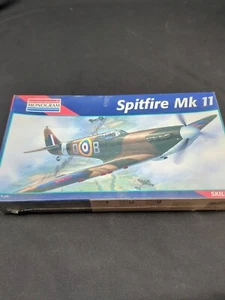 Monogram Spitfire Mk 11 kit modellino scala 1:48 - Foto 1 di 3