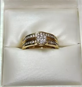 Juego de 2 anillos de compromiso y bandas de diamantes de oro amarillo de 14k de 1,09 tcw - talla 5 - Imagen 1 de 7