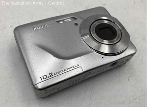 Kodak EasyShare C180 Silver 10.2 MP Point & Shoot Digital Camera With Bag - Picture 1 of 6